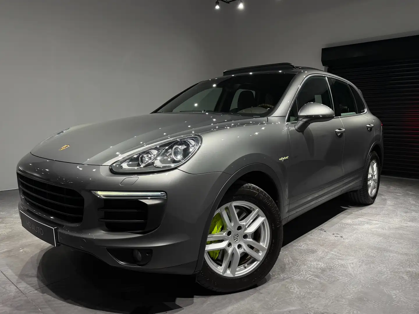 Porsche Cayenne 3.0i V6 S Tiptronic/SPORT CHRONO/TOIT PANO/1ER PRO Grijs - 2