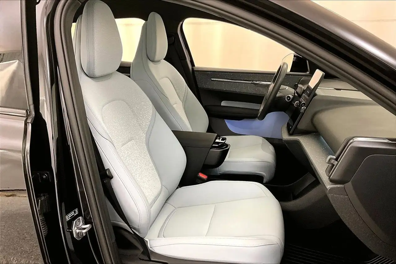 Volvo EX30 снимка Volvo EX30