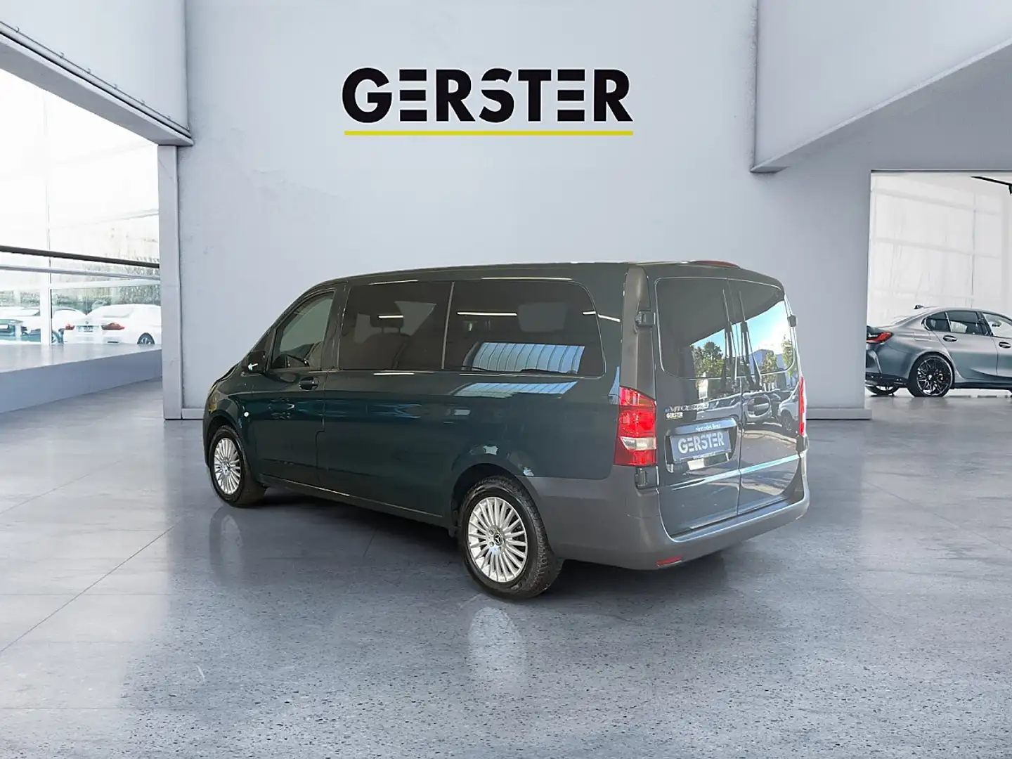 Mercedes-Benz Vito eVito Tourer Pro lang 60kWh Grün - 2