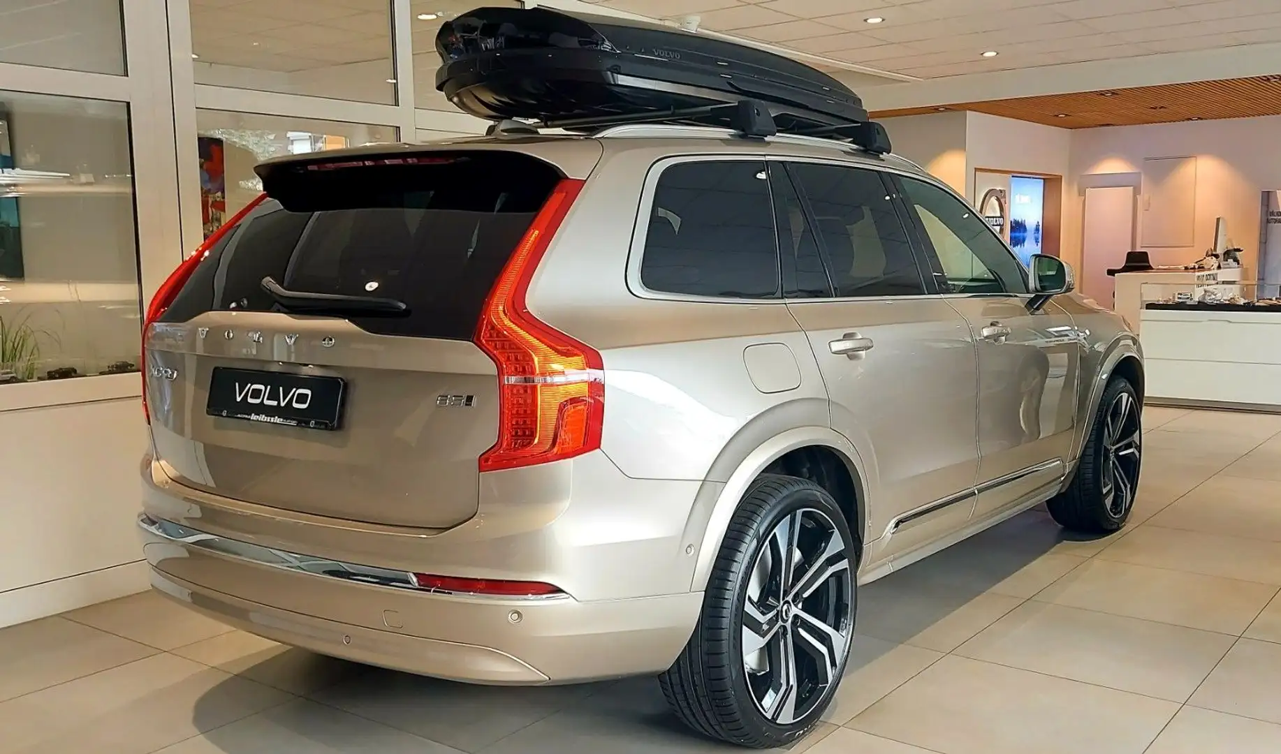 Volvo XC90 B5 Ultimate Bright AWD - 7Sitze- Luftfahrw. Beige - 2