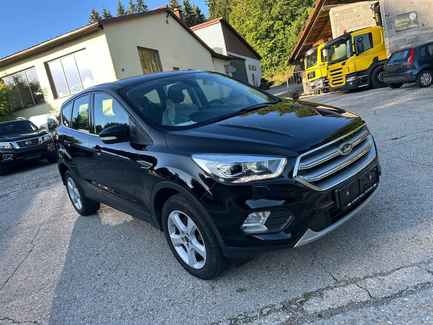 Ford Kuga Trend AHK, Xenon, Winterpaket Schwarz - 1