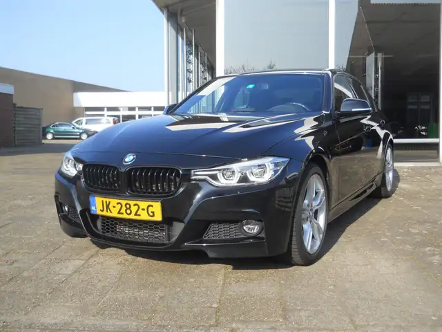 BMW 318i M-Sport Shadow 136 PK