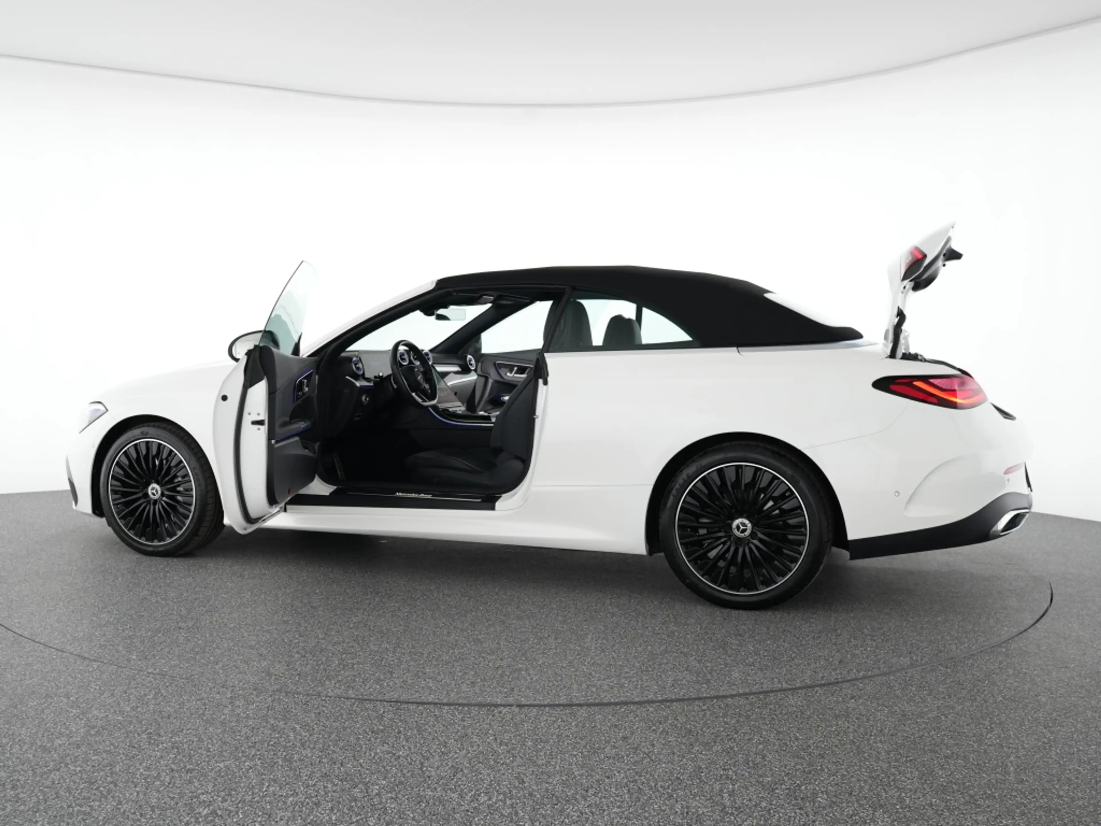 Mercedes-Benz CLE 200 Cabriolet AMG Advanced+ Night Standhzg. 360 ° — photo 14