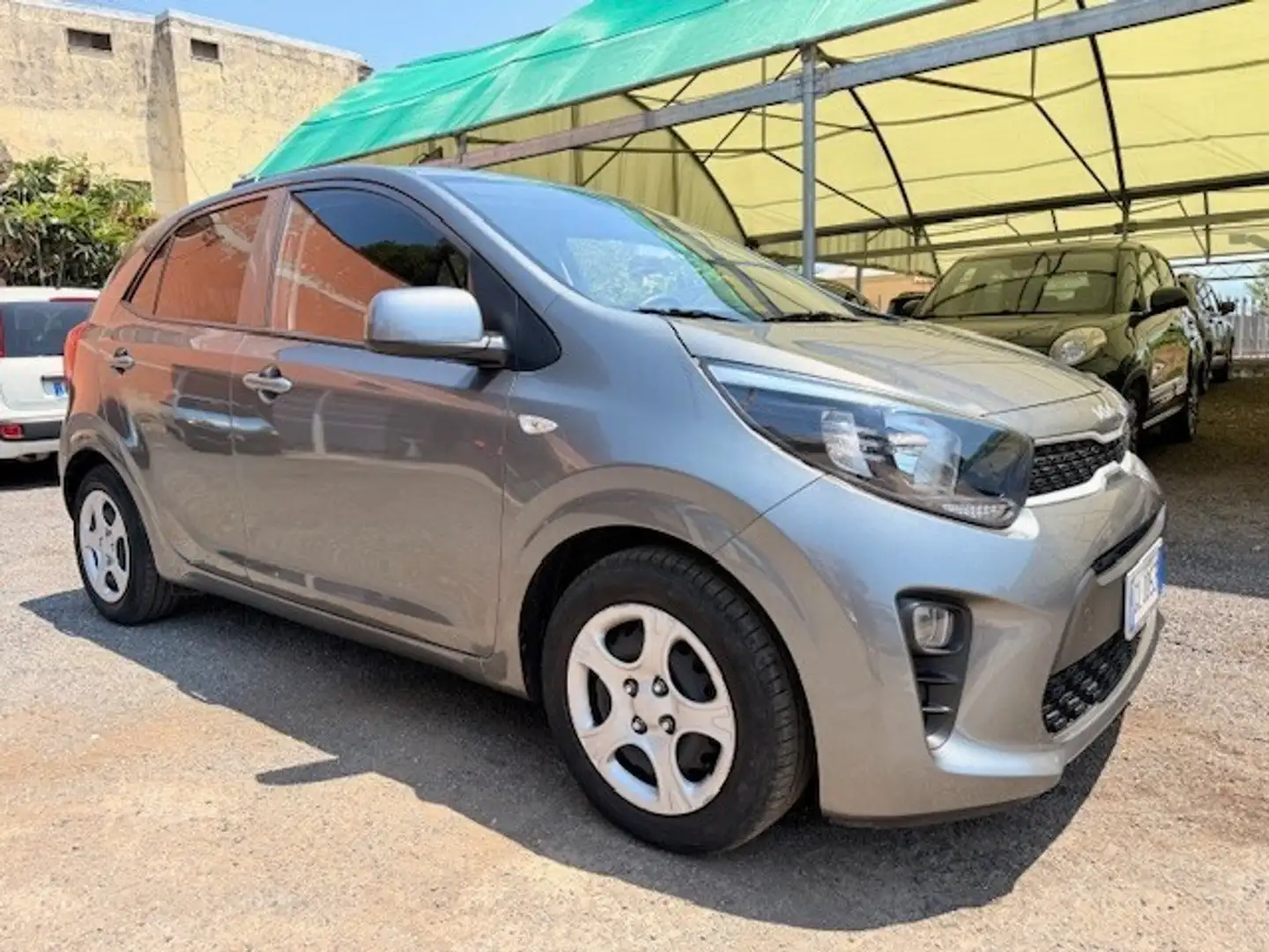 Kia Picanto 1.0 12V 5 porte AMT Urban Grigio - 1