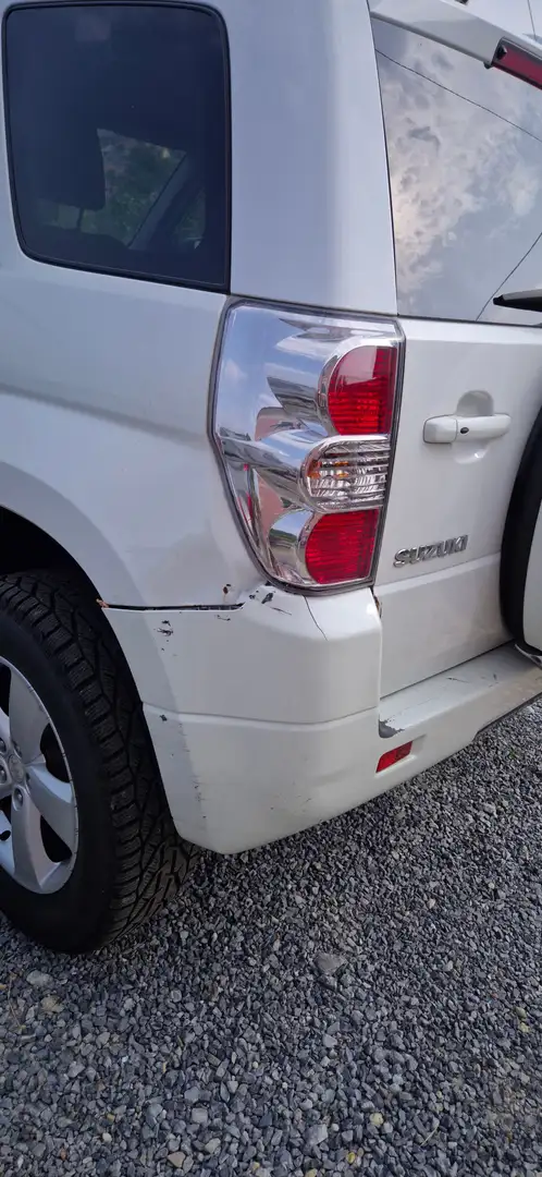 Suzuki Grand Vitara Grand Vitara 3p 1.9 ddis Білий - 2