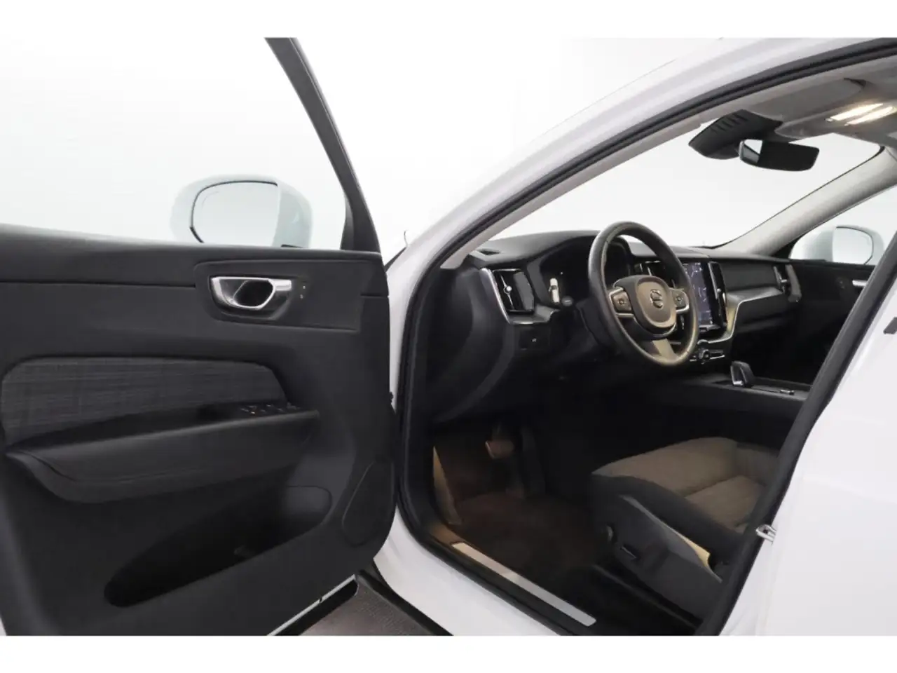 Volvo XC60 B4 Geartronic Core+LED+NAVI+KAMERA+CARPLAY, миниатюра 16