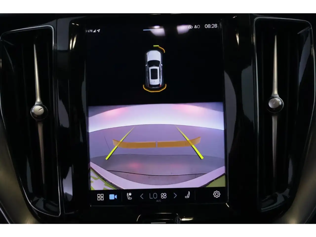 Volvo XC60 B4 Geartronic Core+LED+NAVI+KAMERA+CARPLAY, миниатюра 18