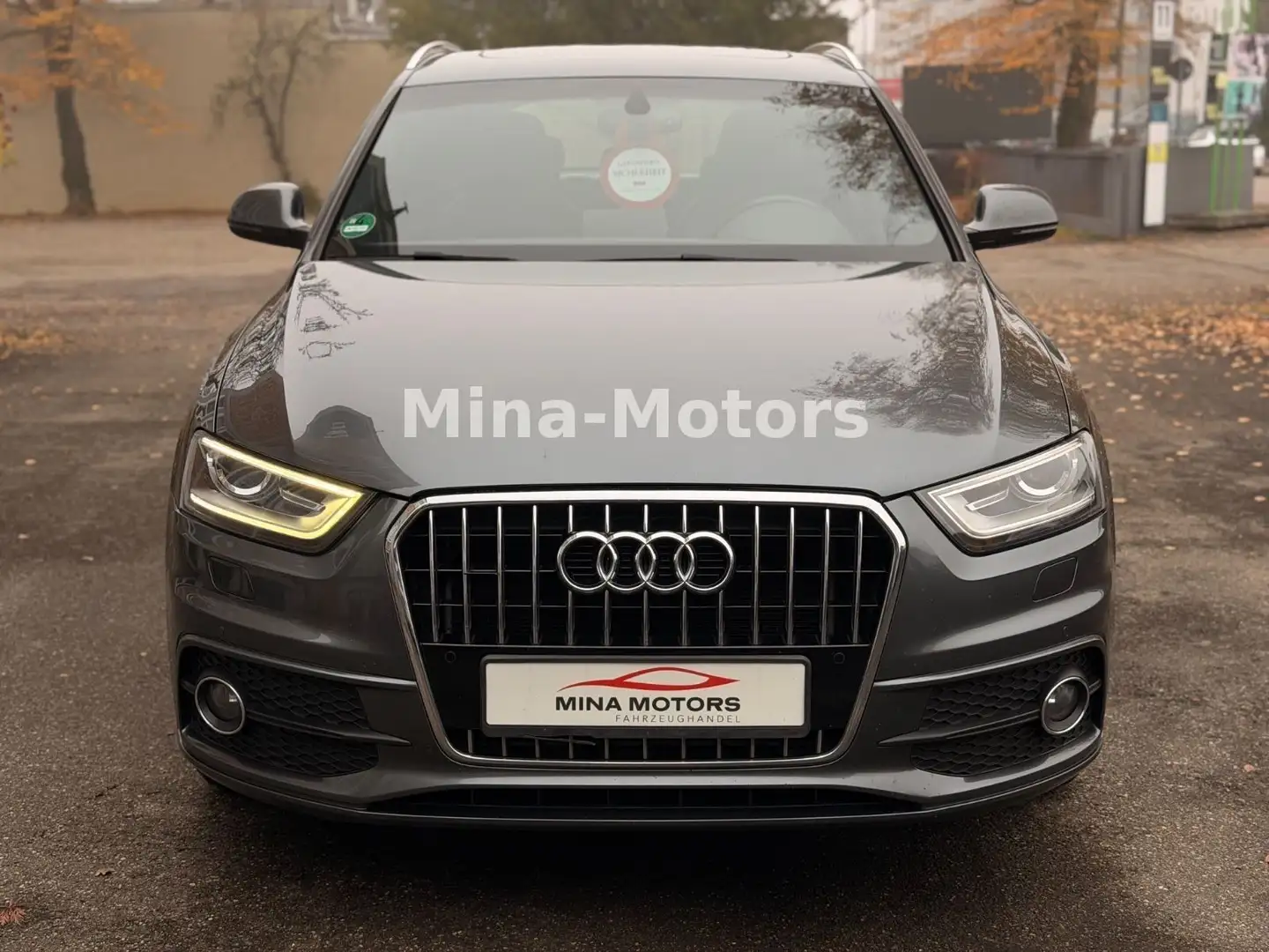 Audi Q3 2.0 TDI quattro S-Line EURO5 LED PANO Grau - 2