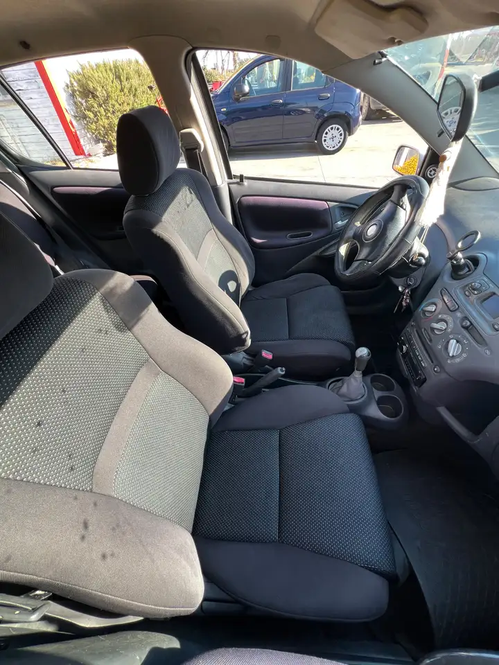 Toyota Yaris T-Sport 1.5 16V 106 CV – 5 porte, foto 3