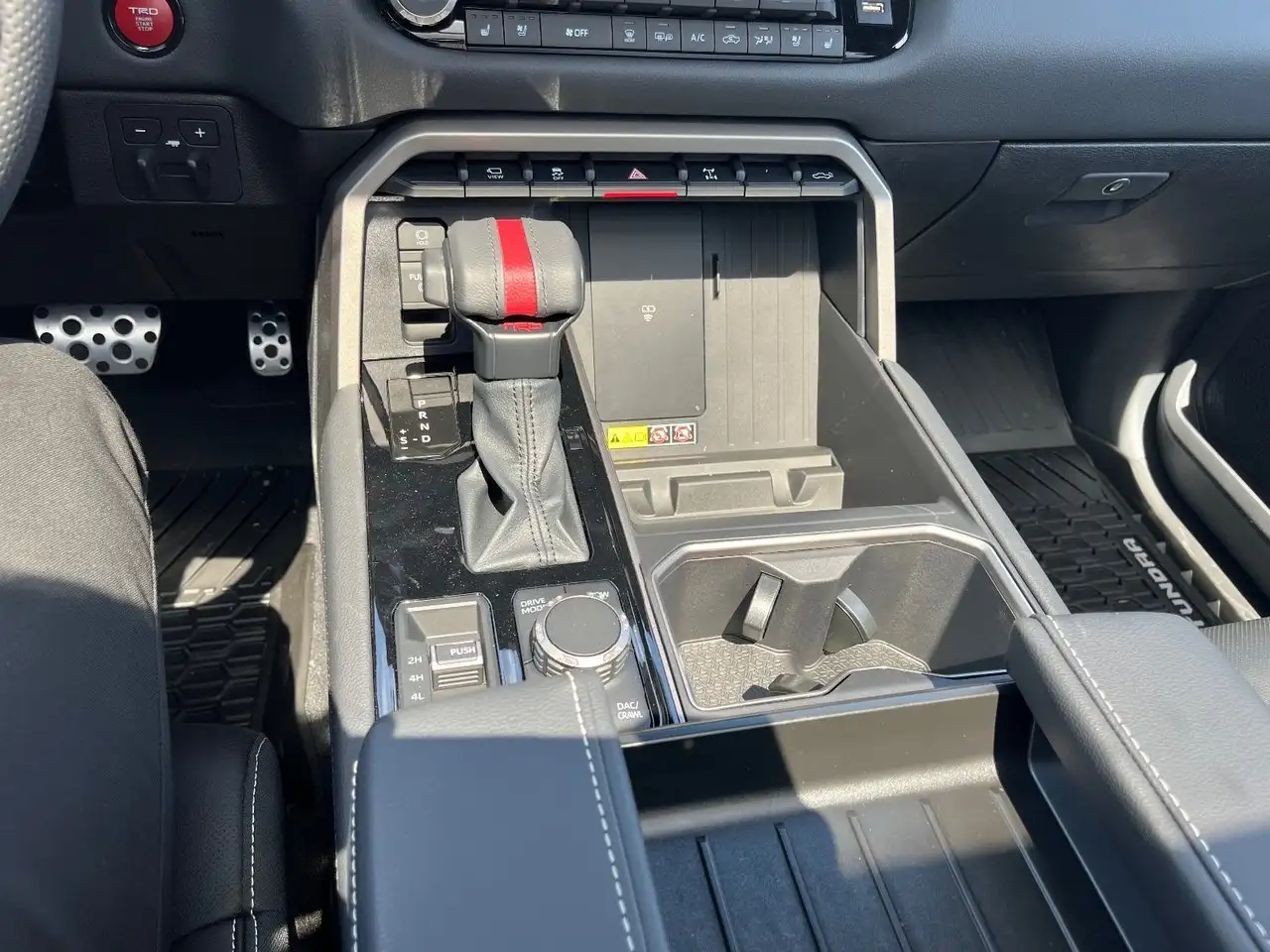 Toyota Tundra снимка Toyota Tundra
