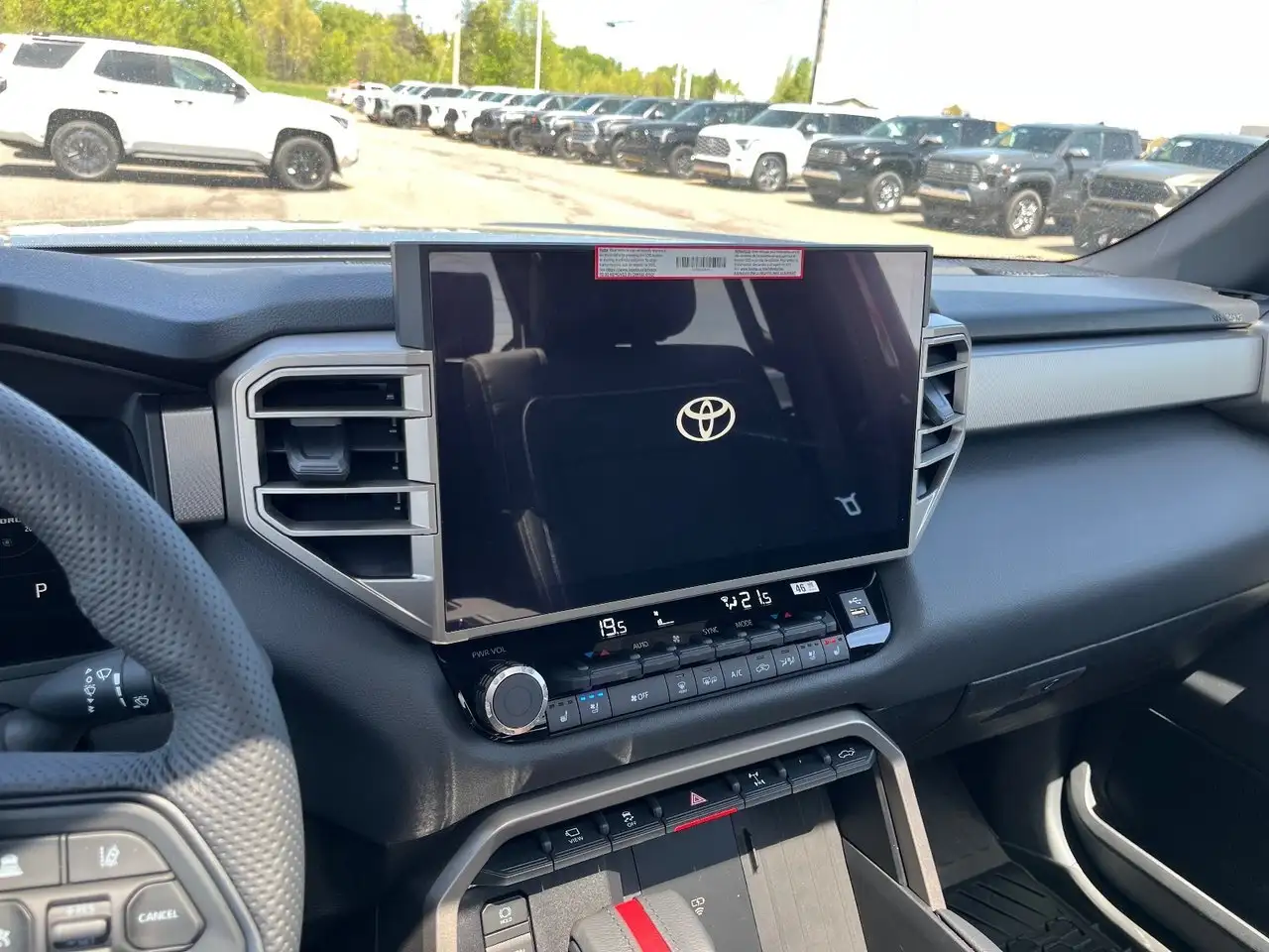 Toyota Tundra снимка Toyota Tundra