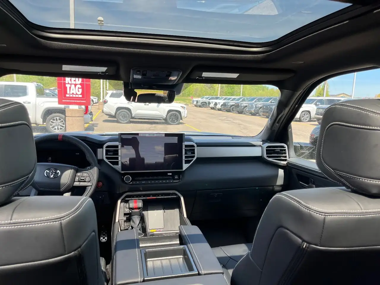Toyota Tundra снимка Toyota Tundra