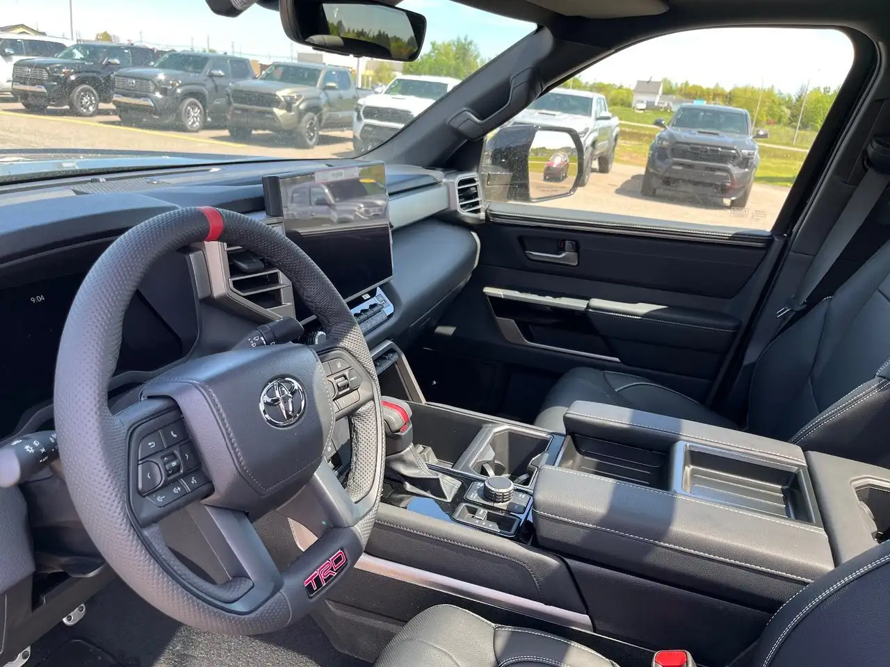 Toyota Tundra снимка Toyota Tundra
