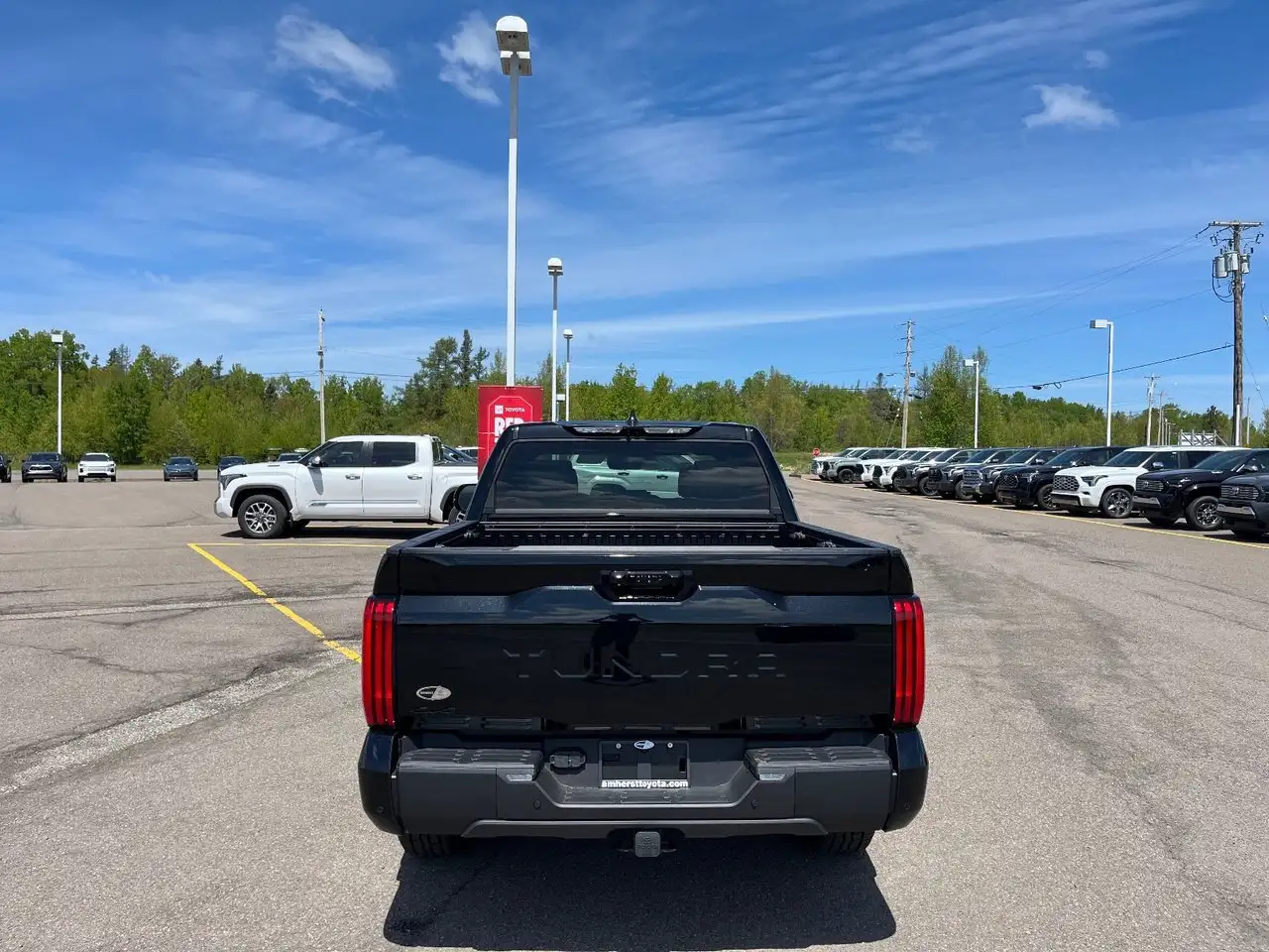 Toyota Tundra снимка Toyota Tundra