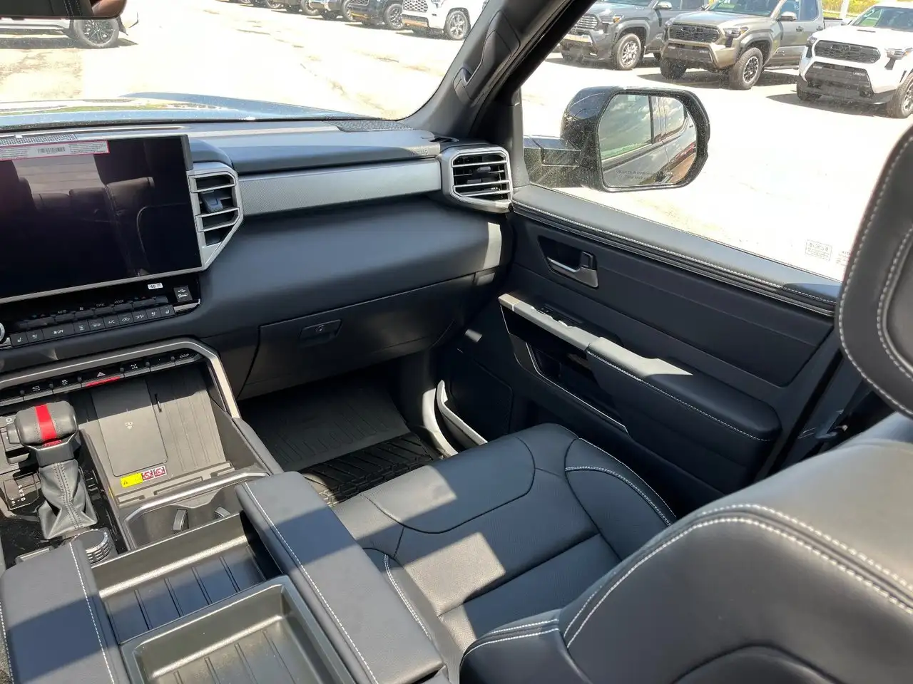 Toyota Tundra снимка Toyota Tundra