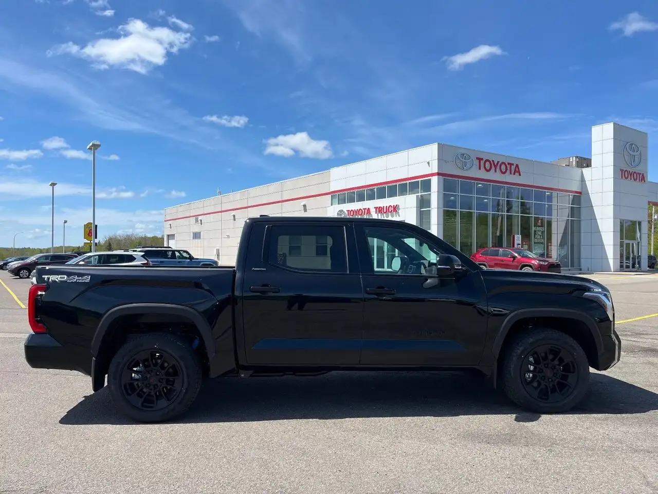 Toyota Tundra снимка Toyota Tundra