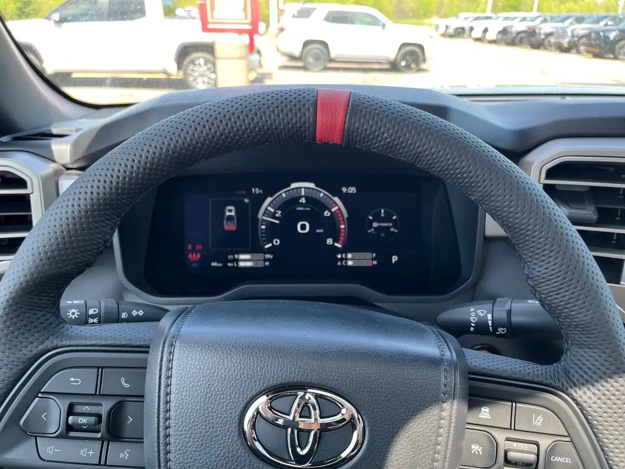 Toyota Tundra снимка Toyota Tundra