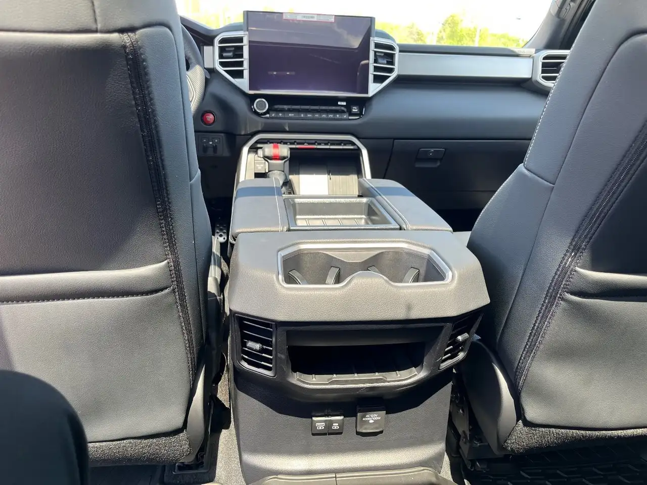 Toyota Tundra снимка Toyota Tundra
