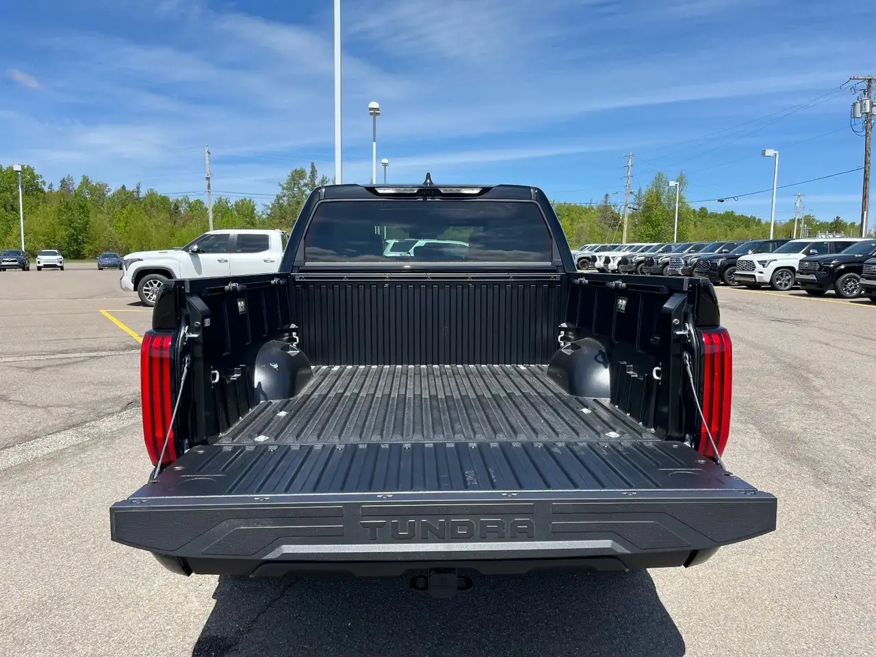 Toyota Tundra снимка Toyota Tundra
