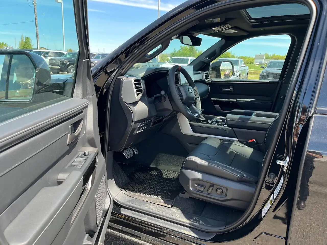Toyota Tundra снимка Toyota Tundra