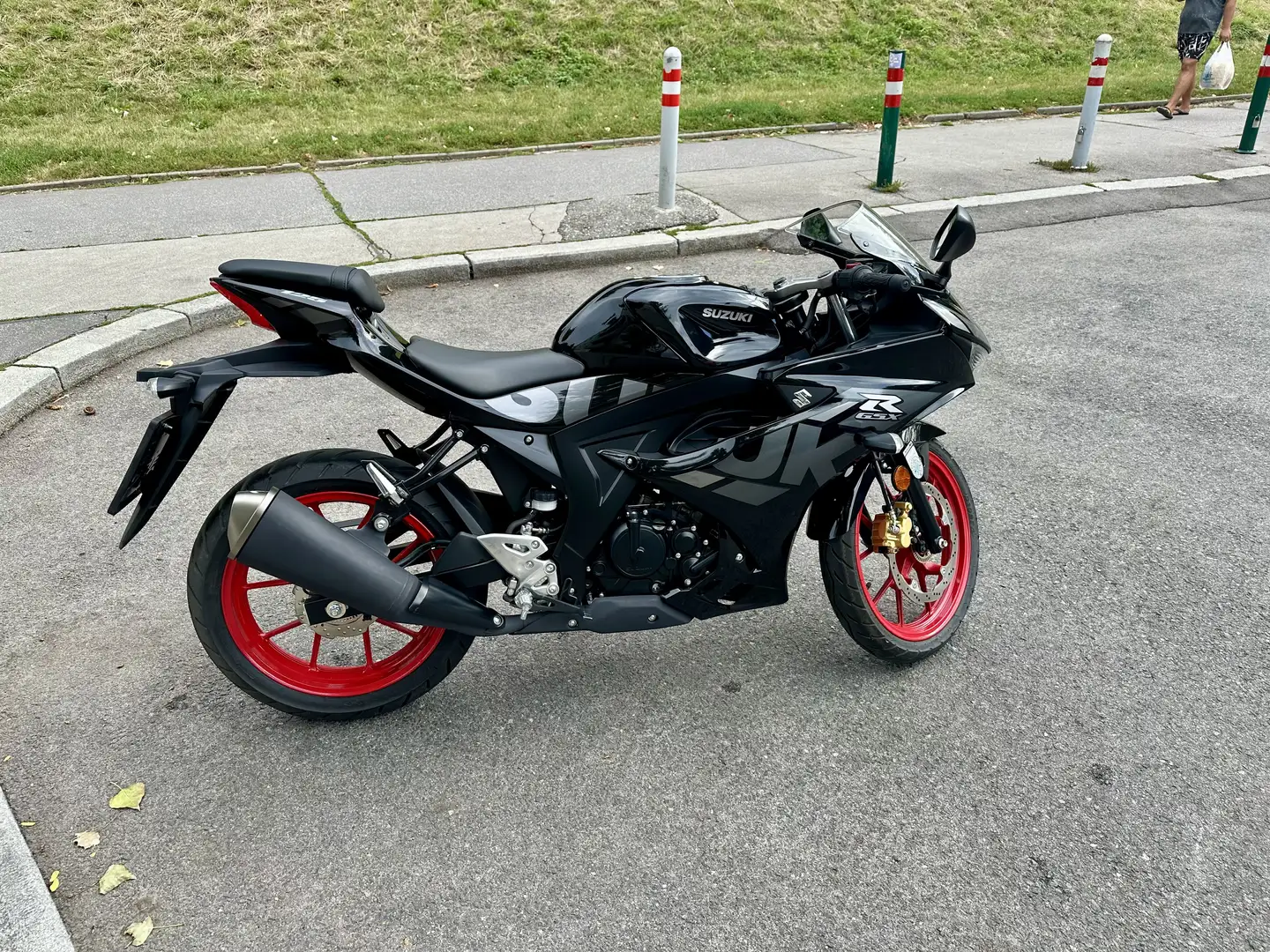 Suzuki GSX-R 125 Schwarz - 2