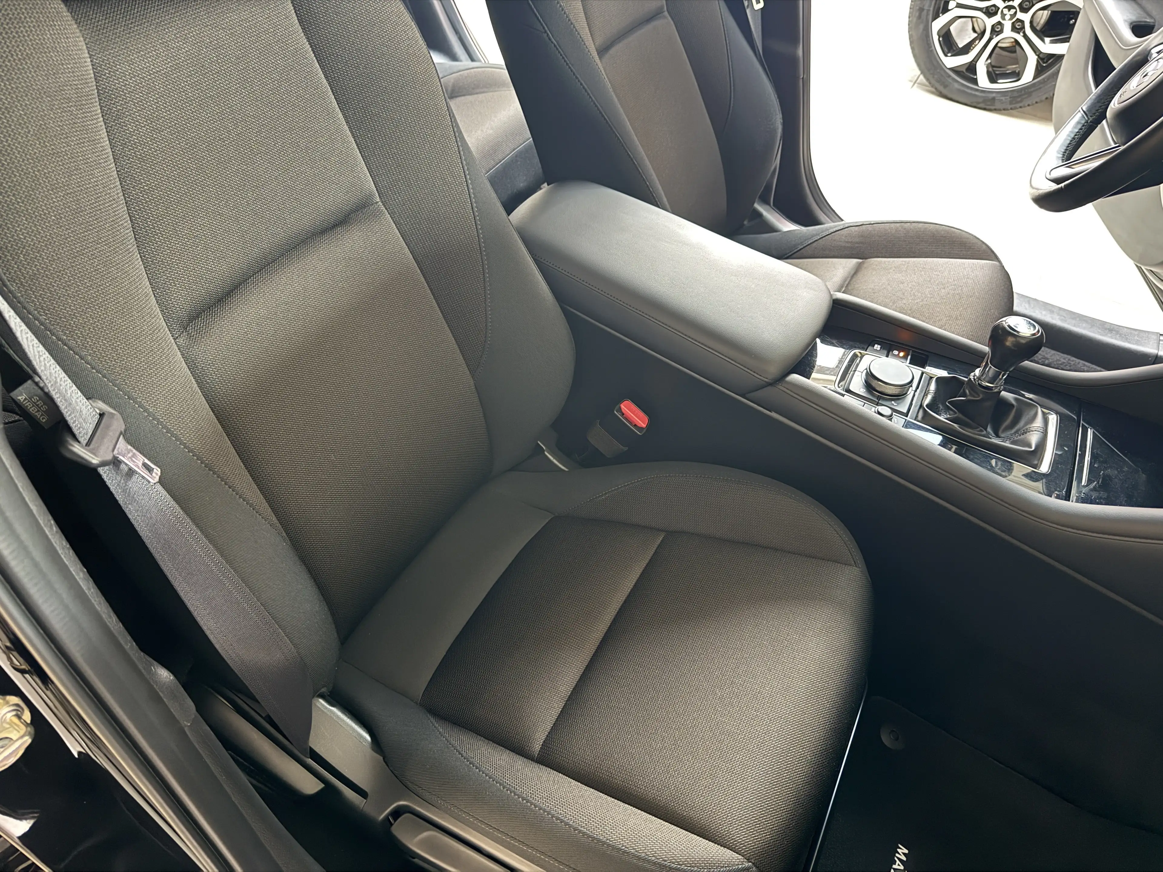 Mazda 3 Selection 1-Hand 360 Kamera Head Up SHZ Navi — photo 8