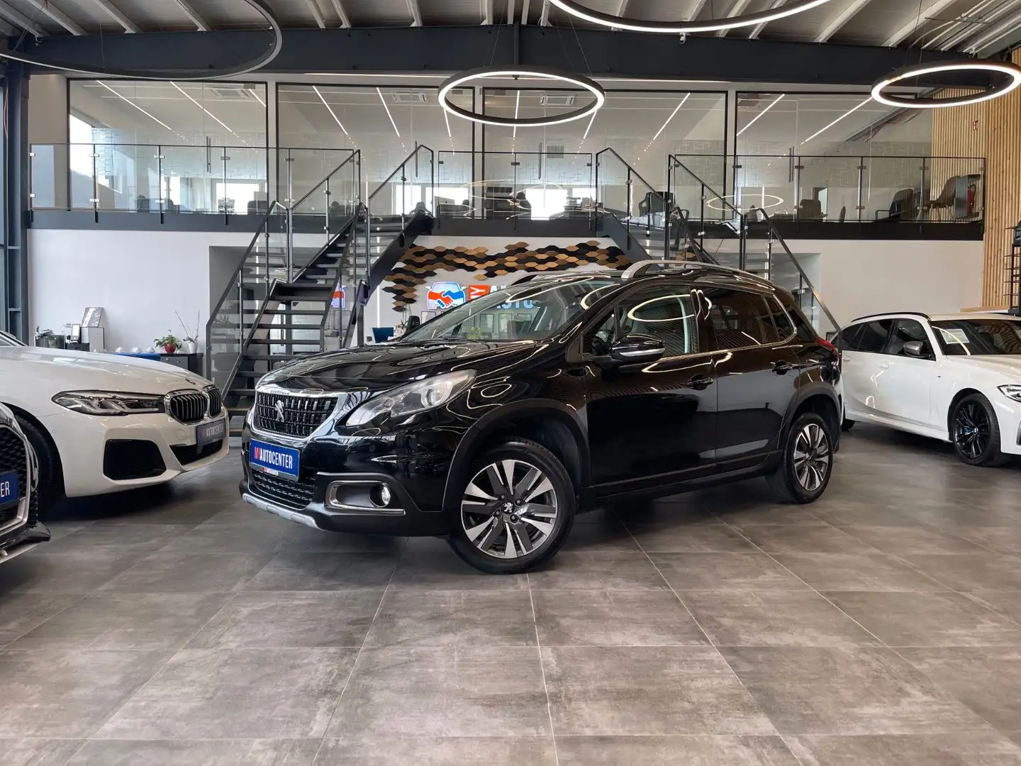 Peugeot 2008 Allure *1.Hand*R.Kamera*Bluetooth* Чёрный - 1