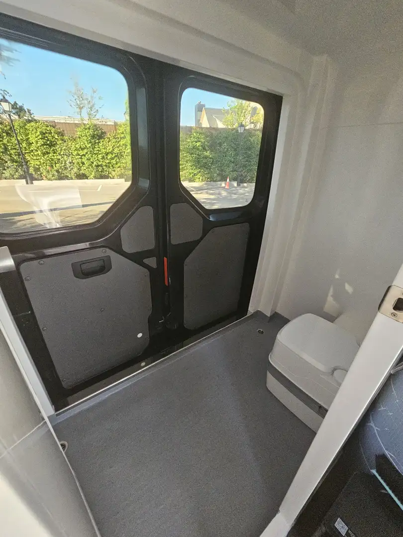 Volkswagen Crafter Furgón 2.0TDI SCR 35 BM L3H2 Aut. 103kW - 2
