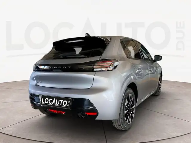 Peugeot 208 view 4