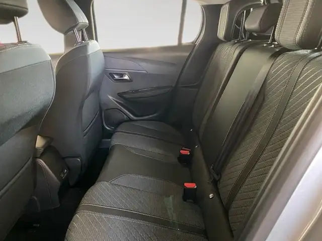 Peugeot 208 view 8