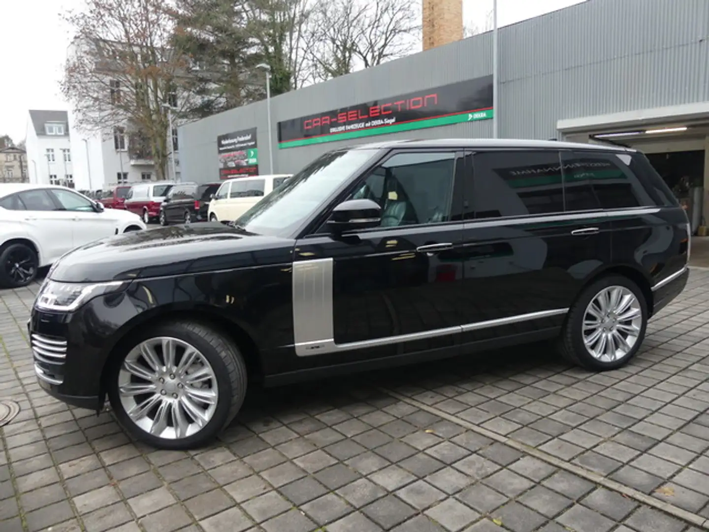 Land Rover Range Rover 4.4D SDV8 Autobiography LWB/LANG/ENTERTAIN Чорний - 2