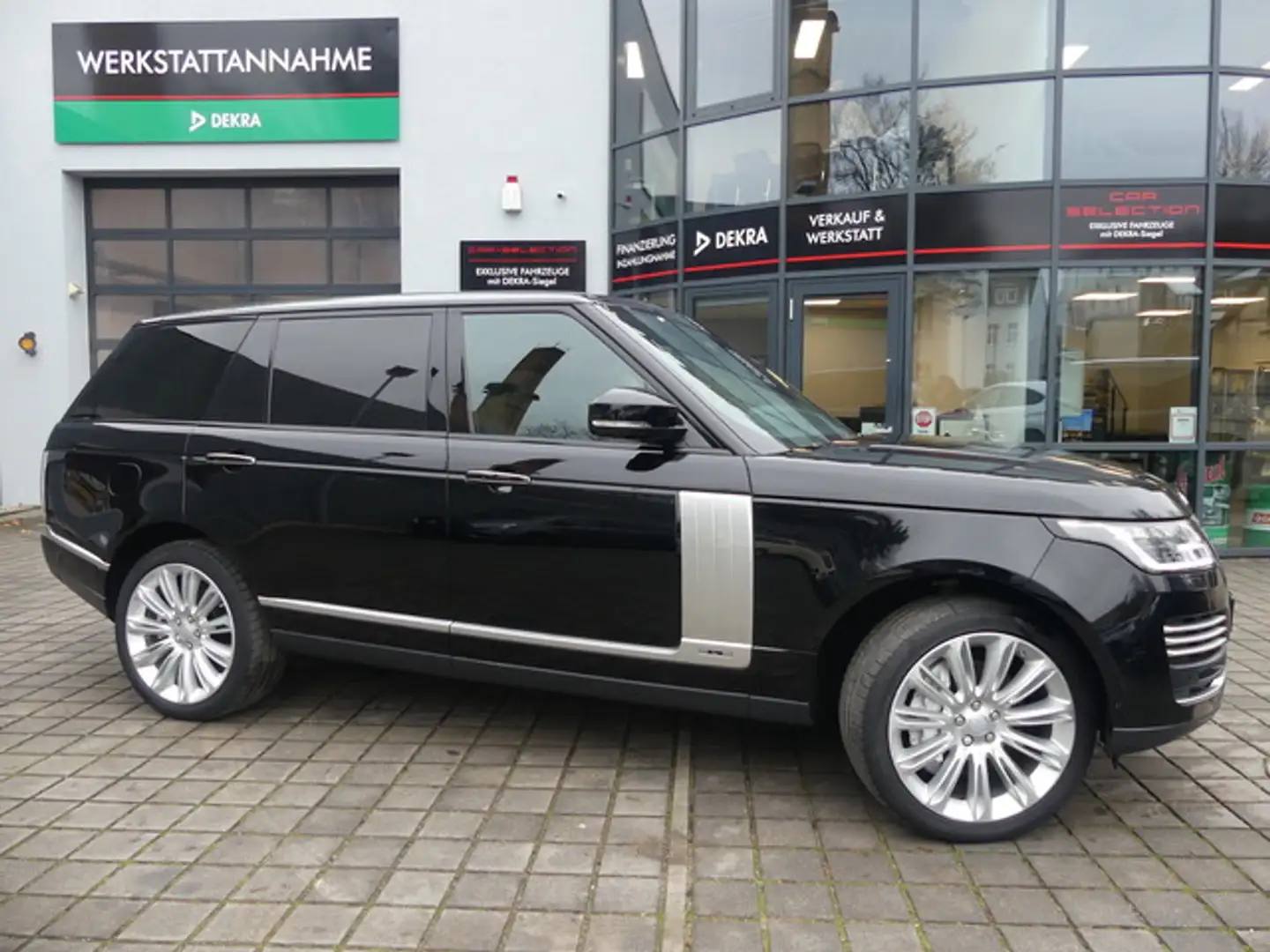 Land Rover Range Rover 4.4D SDV8 Autobiography LWB/LANG/ENTERTAIN Чорний - 1