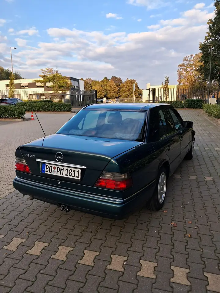 Mercedes-Benz 220 E 220 W124, foto 2