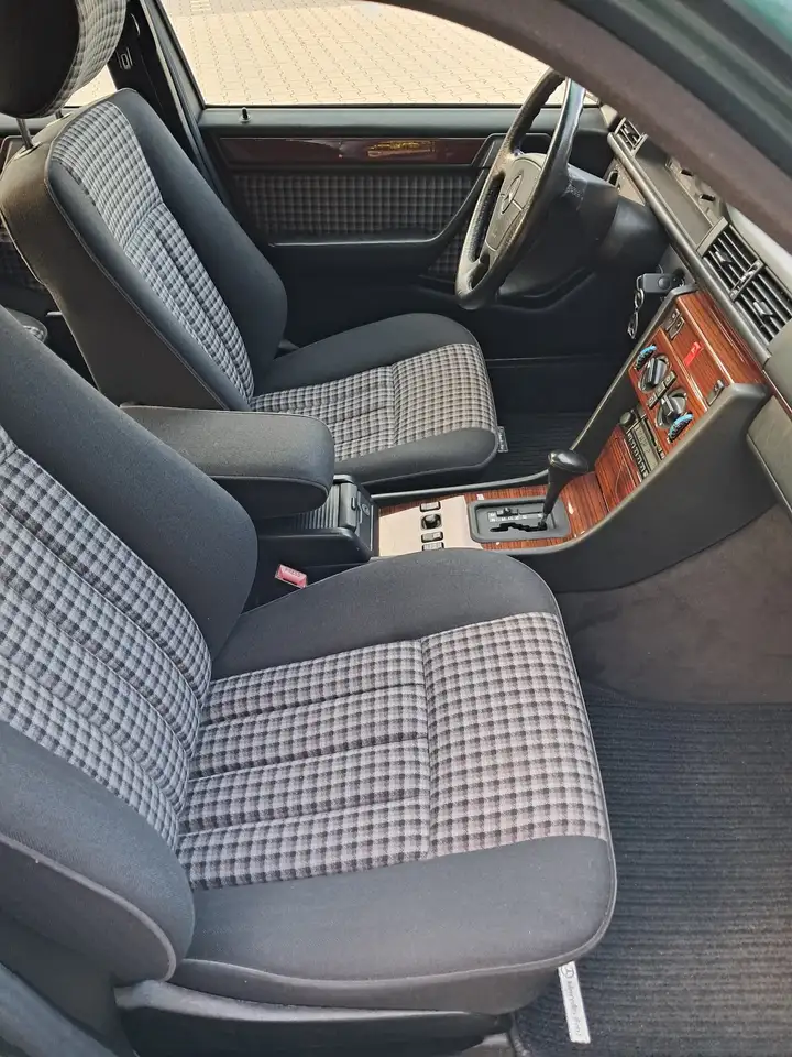 Mercedes-Benz 220 E 220 W124, foto 6