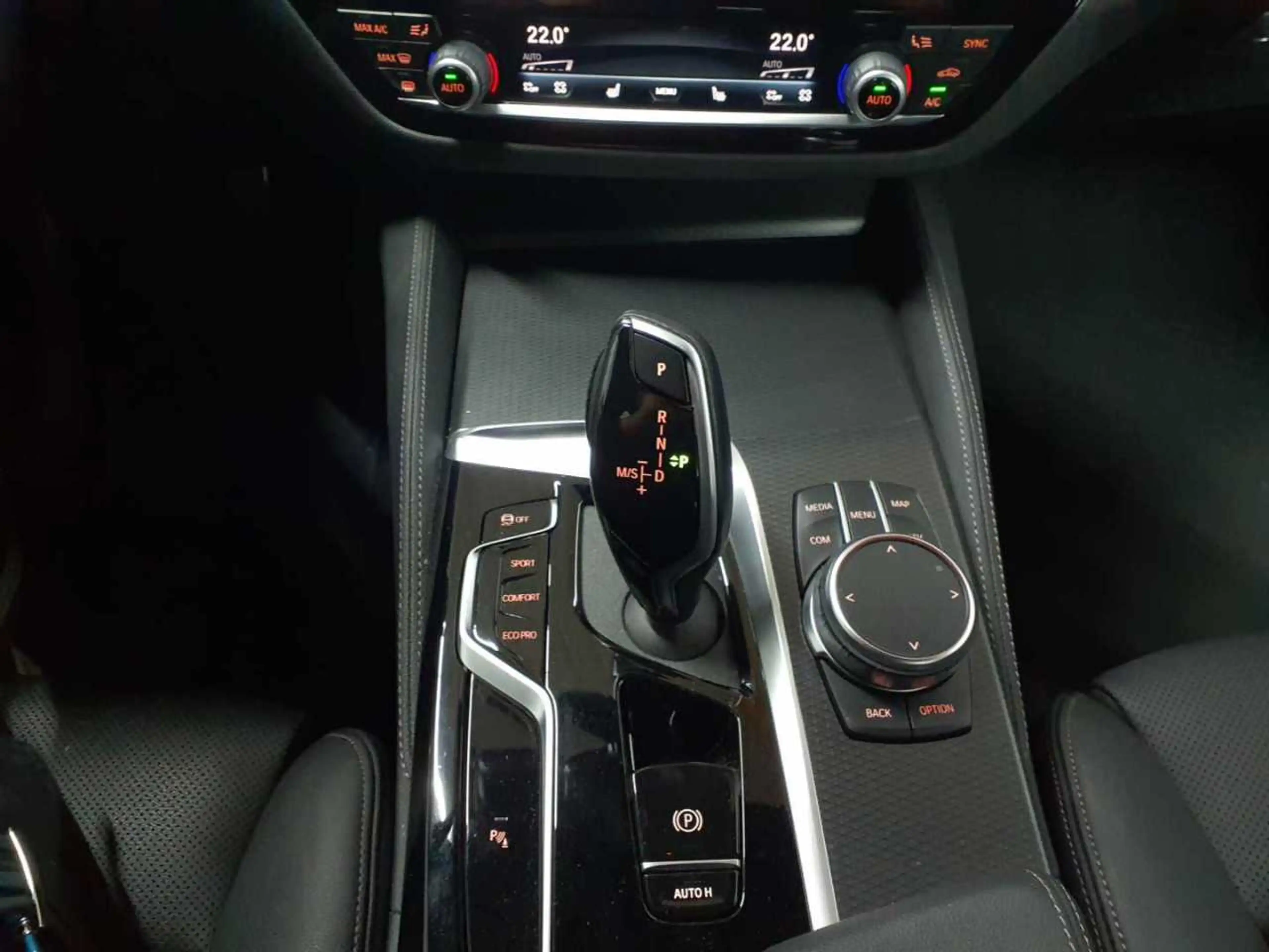 BMW 520 520i Touring Aut. M Sport Navi Leder — photo 10