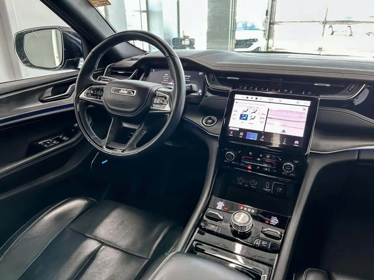 Jeep Grand Cherokee снимка Jeep Grand Cherokee