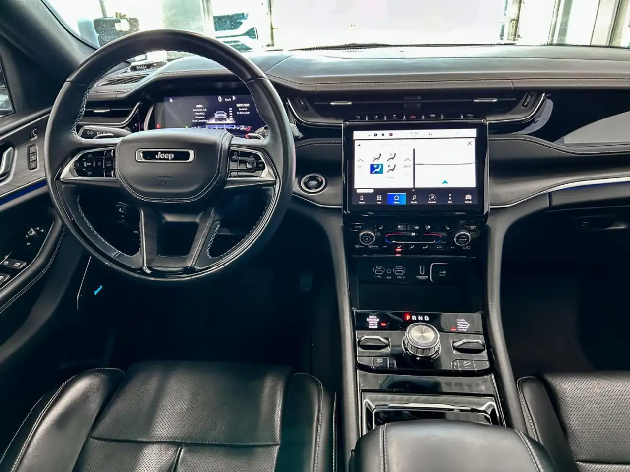 Jeep Grand Cherokee снимка Jeep Grand Cherokee