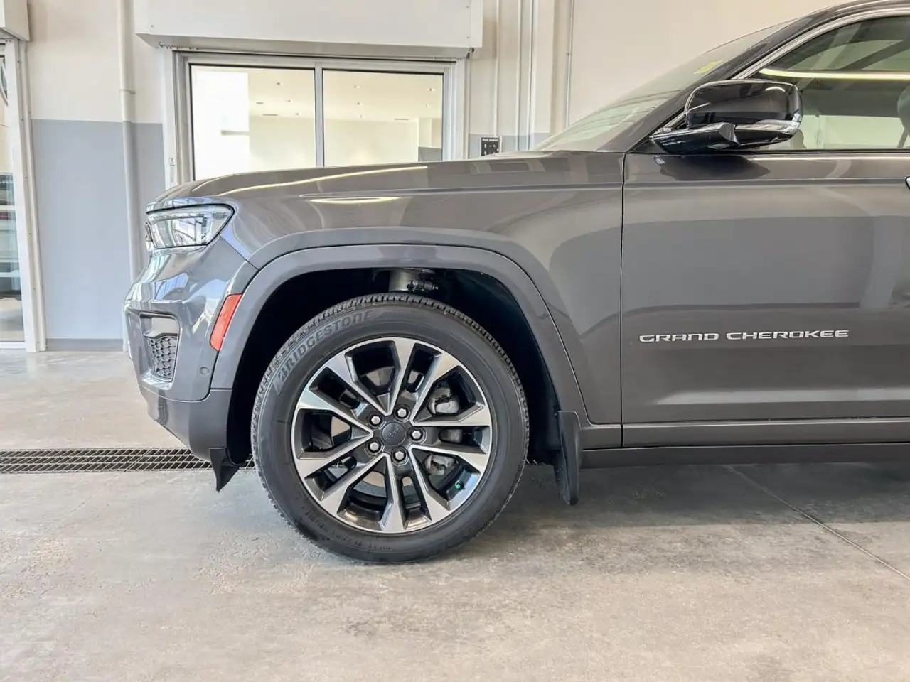 Jeep Grand Cherokee снимка Jeep Grand Cherokee