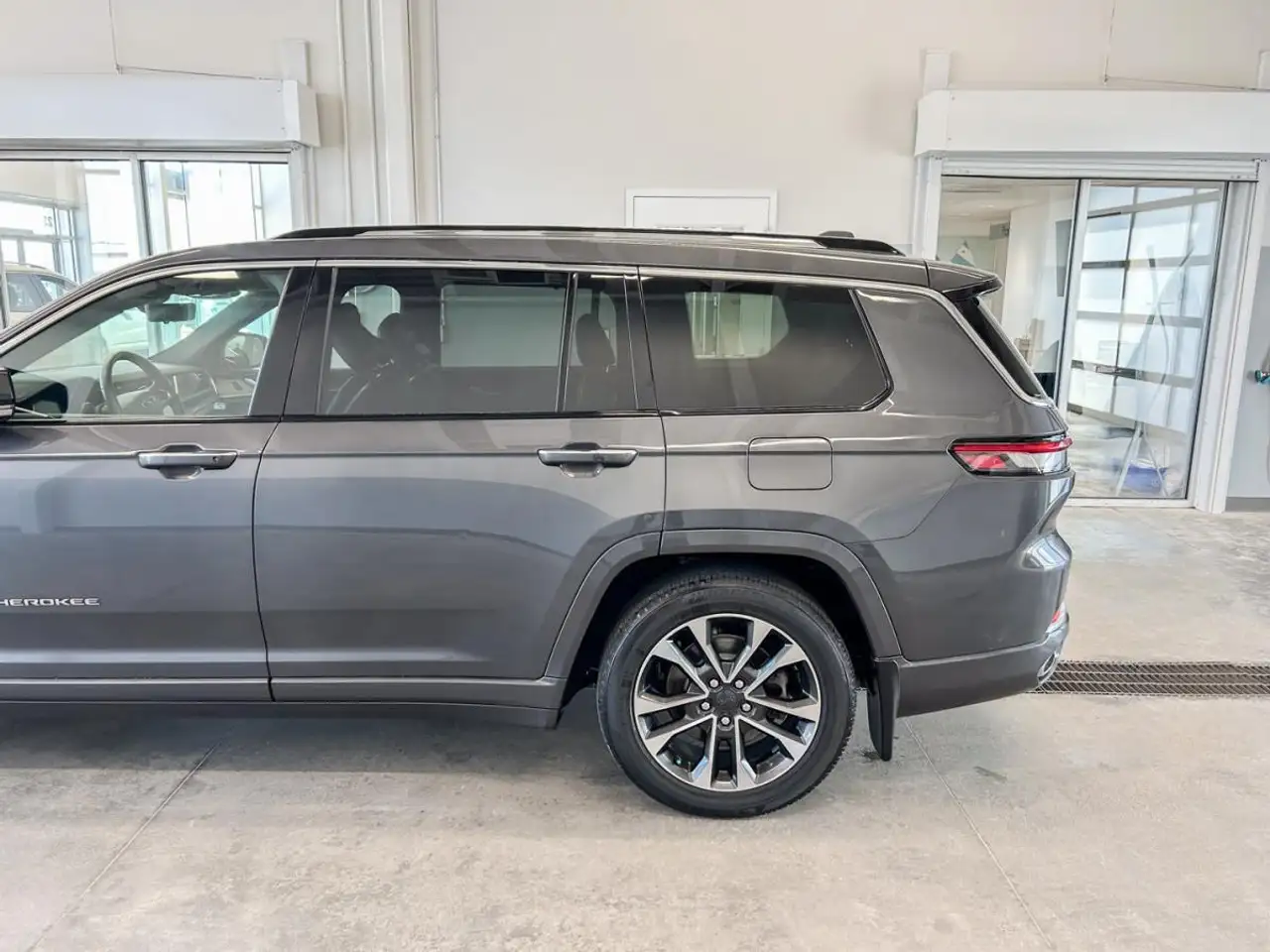 Jeep Grand Cherokee снимка Jeep Grand Cherokee