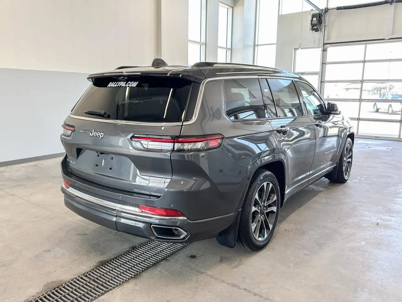 Jeep Grand Cherokee снимка Jeep Grand Cherokee