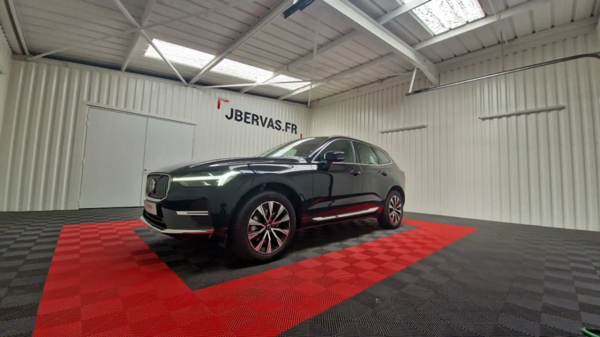 Volvo XC60 B4 197 Geartronic 8 Plus Style Chrome Noir - 1