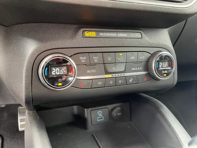 Ford Focus view 15