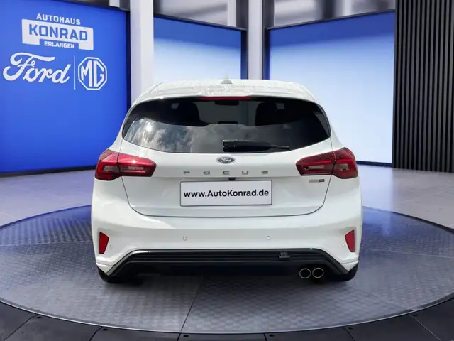 Ford Focus view 6