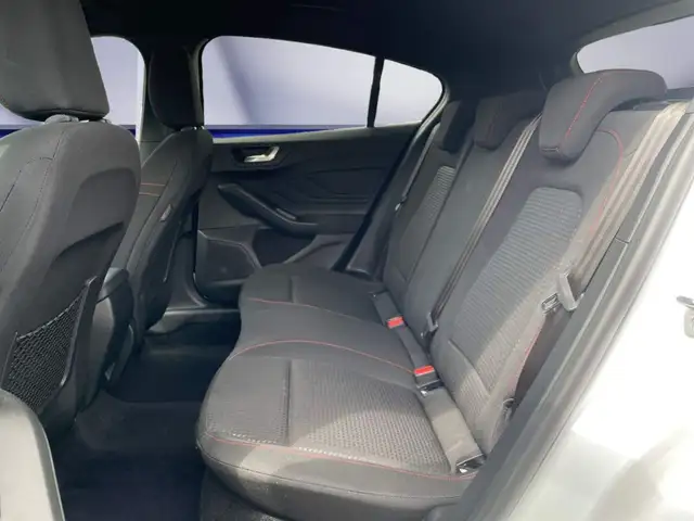 Ford Focus view 9