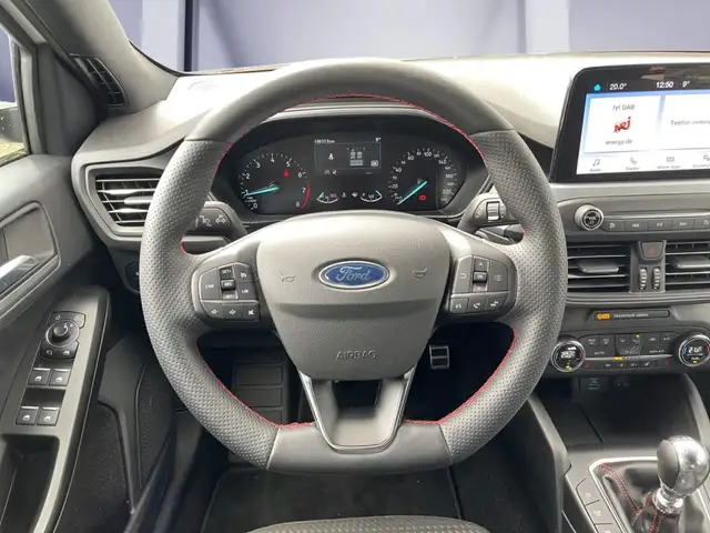 Ford Focus view 11