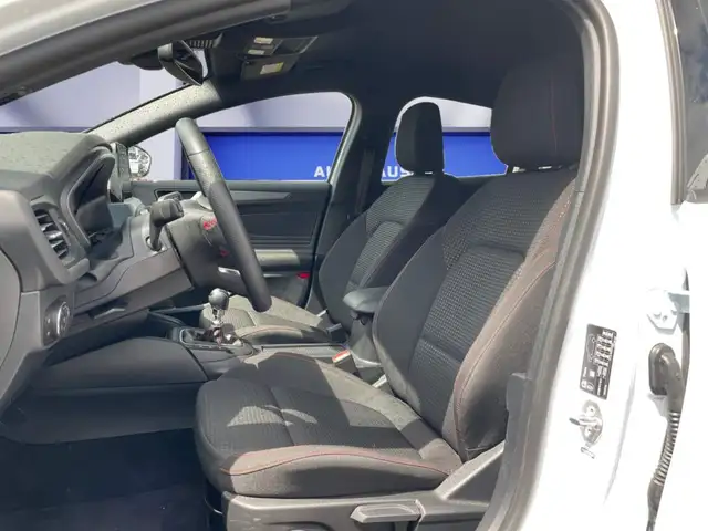 Ford Focus view 8
