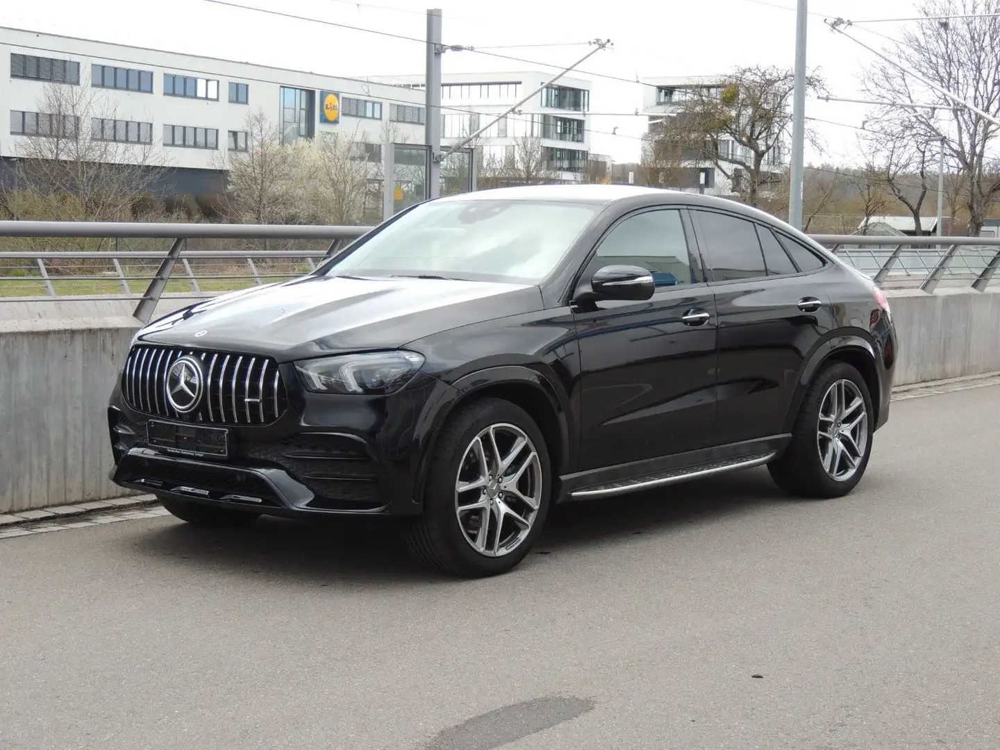 Mercedes-Benz GLE 53 AMG 4M+Coupe°MBUX°MASSAGE°DISTR°NIGHT°HUP crna - 1