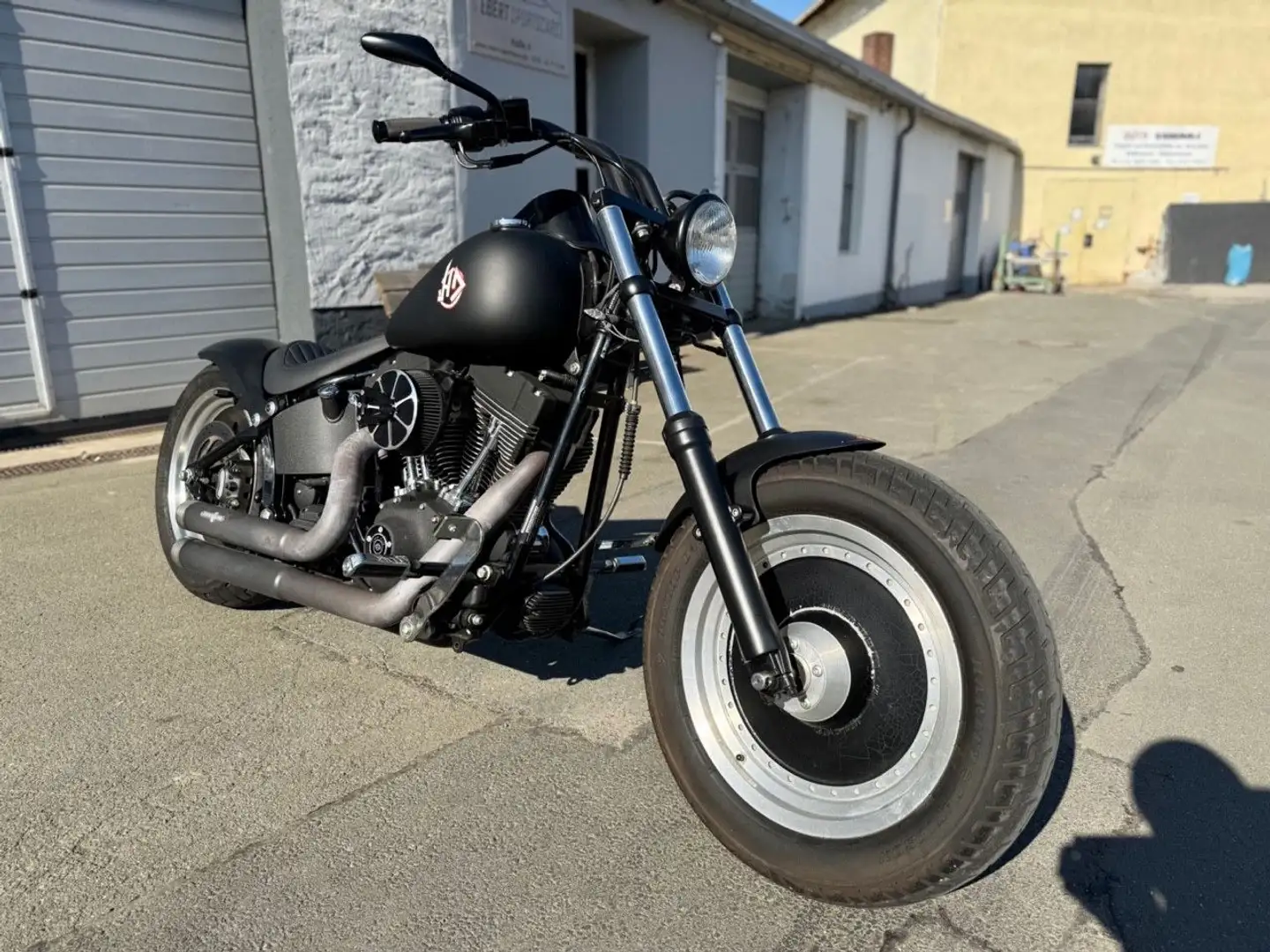 Harley-Davidson Softail Night Train FXSTBI Custom Negro - 1