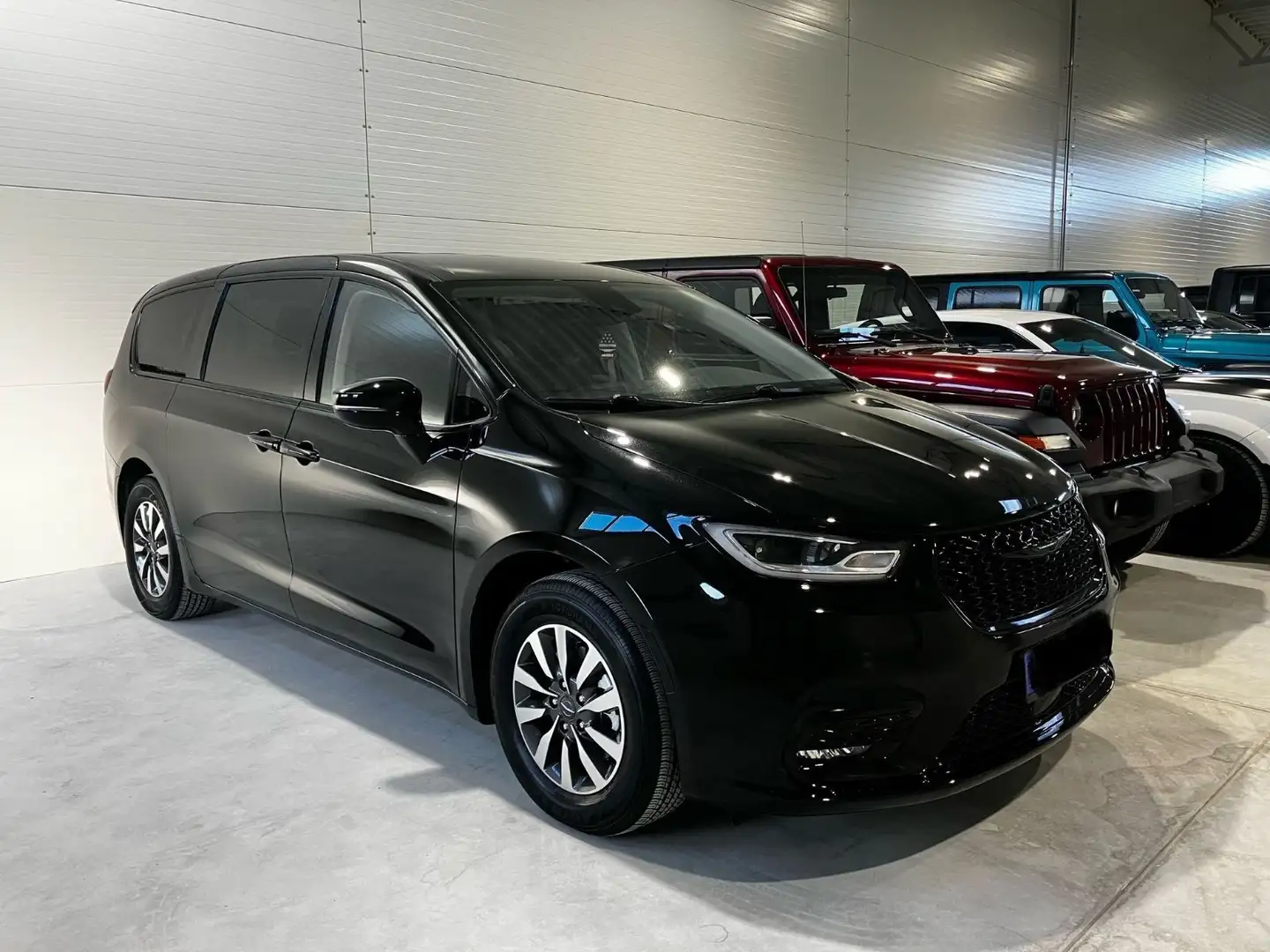 Chrysler Pacifica Hybrid 3,6 Navi Leder ACC Night Paket Noir - 1