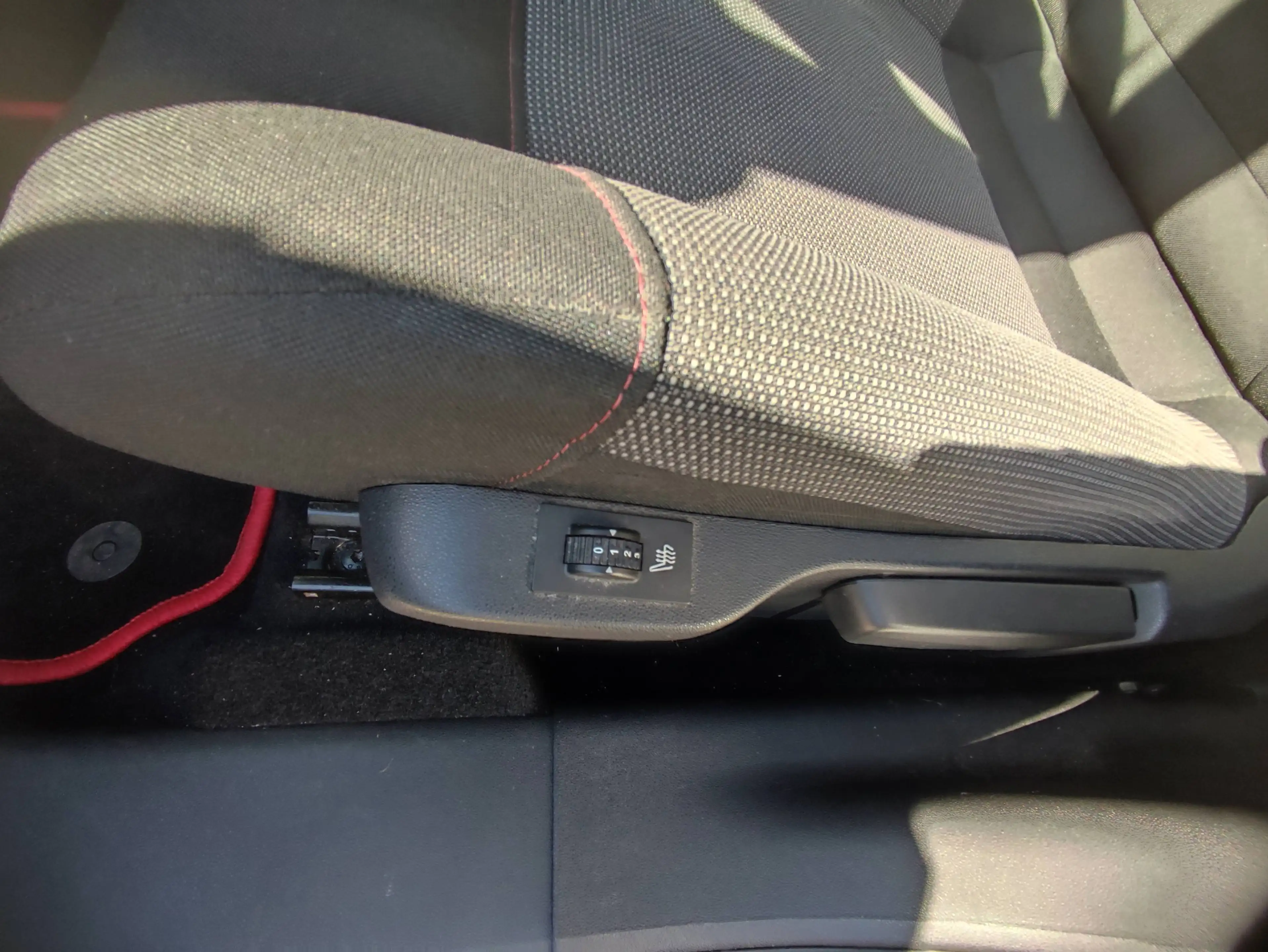 Citroen C4 Cactus Feel — photo 14